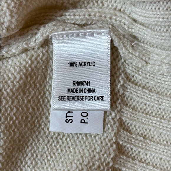 Belle du Jour Sweater Vest Cable Knit Sleeveless V-Neck White Size Medium - Picture 5 of 9